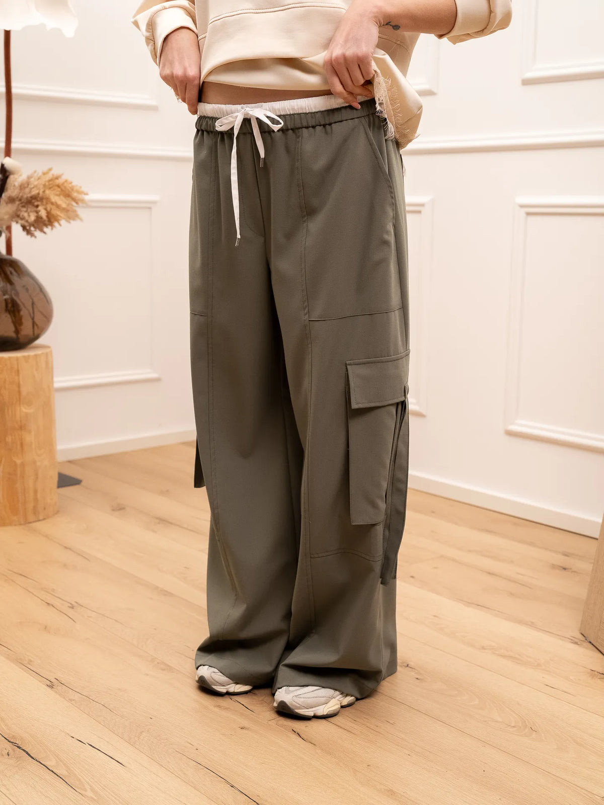 Pantaloni cargo salvia dettaglio boxer burro - Tensione In