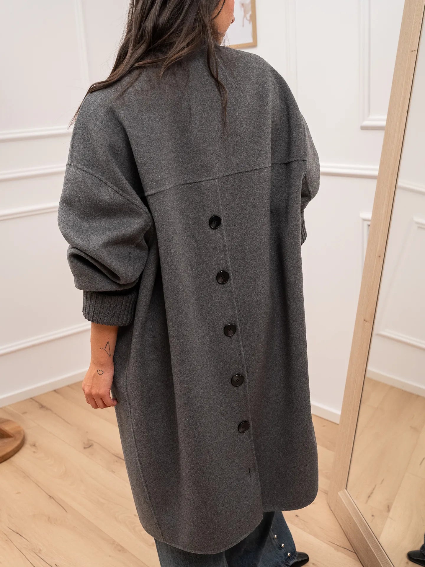 Cappotto lungo handmade grigio con polsini - Vicolo