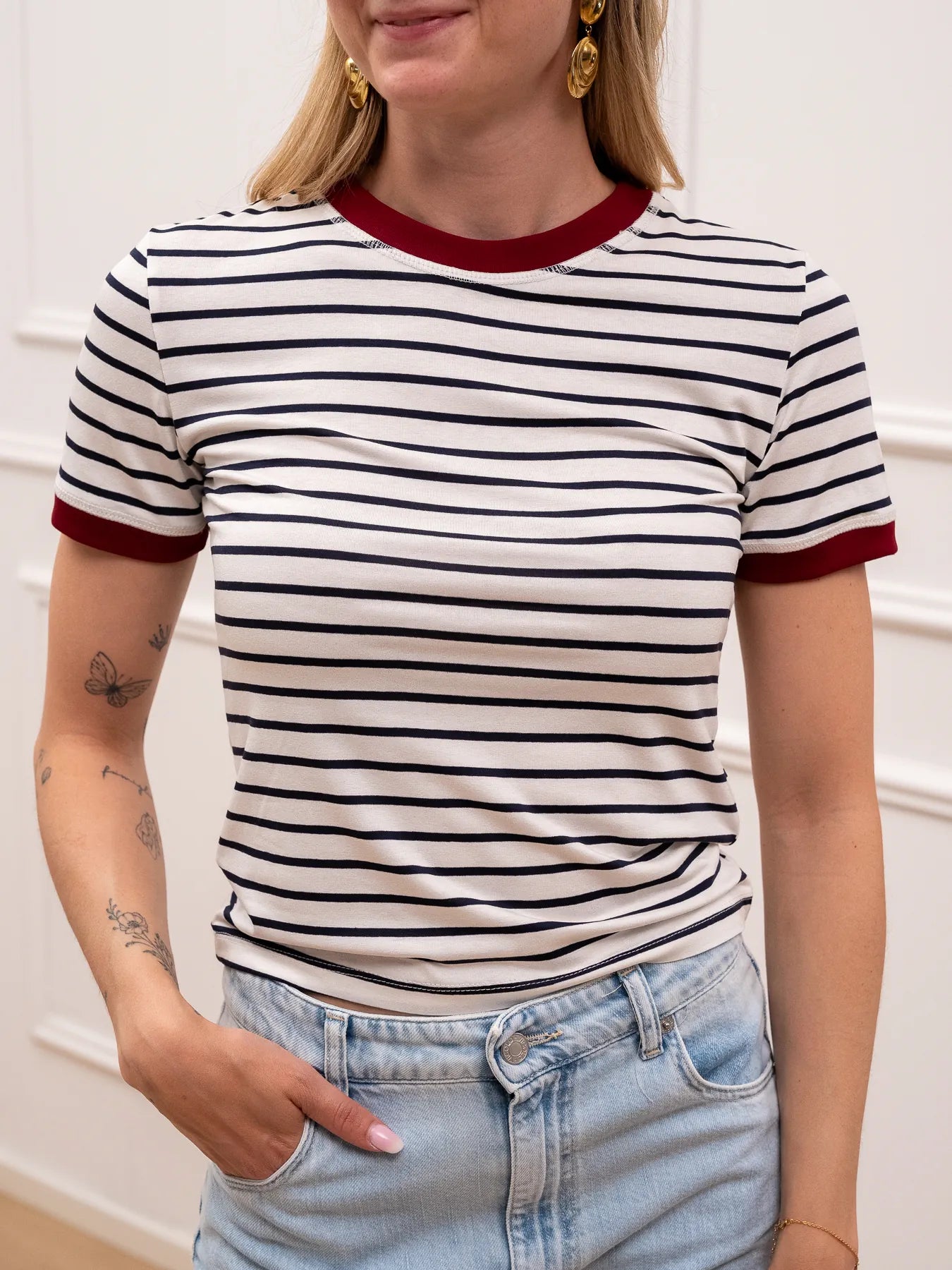 T shirt rigata latte e blu con bordi india - Vicolo