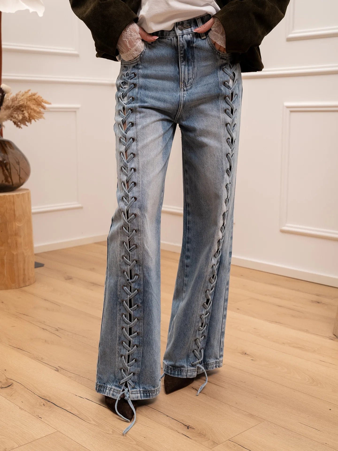 Jeans Cora con lacci intrecciati - Vicolo