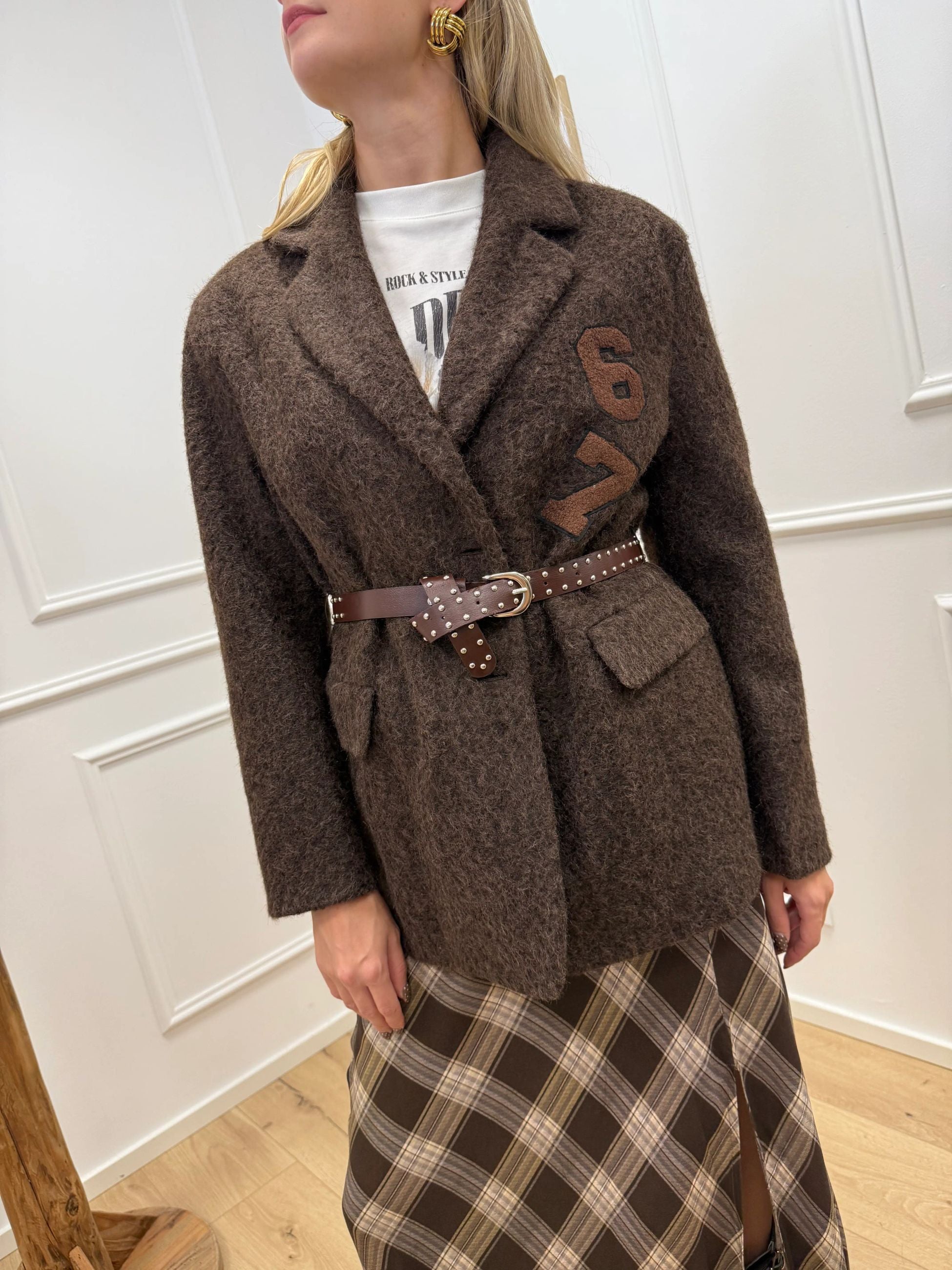 Giacca bouclé moro con cinta e patch - Vicolo