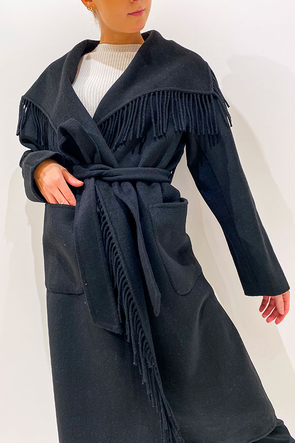 Vicolo - Long black coat with fringes and belt