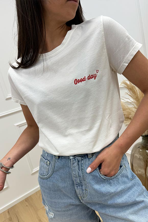 Vicolo - T shirt basic ricamo rosso "Good Day"