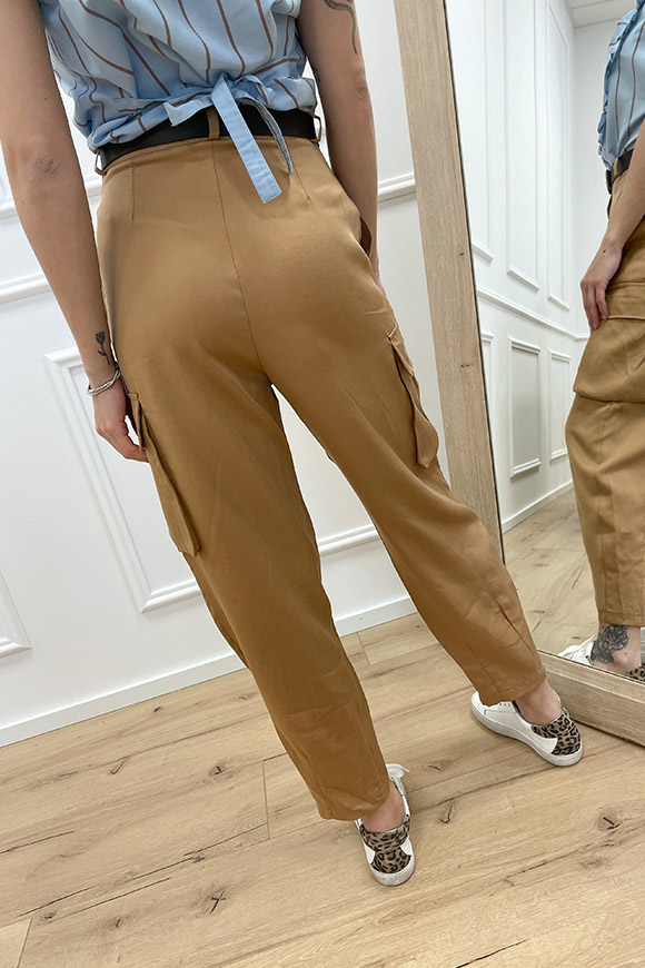 Haveone - Pantaloni cargo cammello fluido con cinta