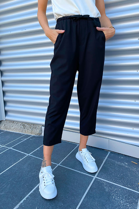 Vicolo - Black cigarette trousers with drawstring