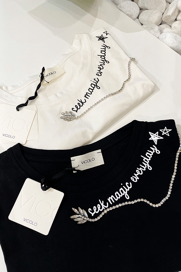 Vicolo - T shirt bianca "seek magic everyday" con strass