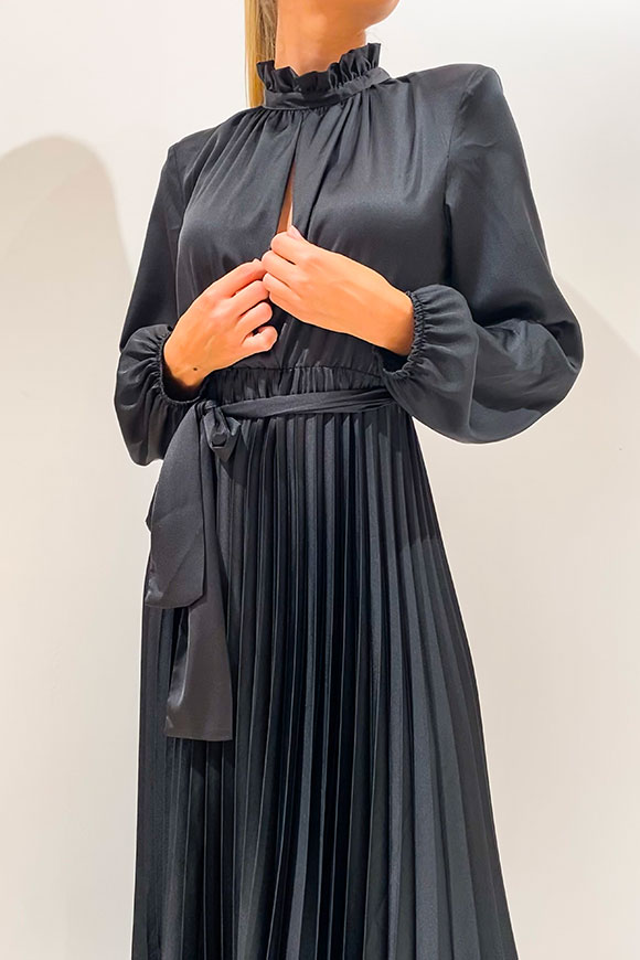 Vicolo - Black midi dress in satin with pleated skirt