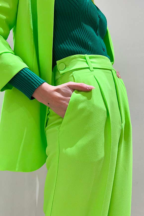 Vicolo - Pantaloni lime in crèpe a palazzo con pences