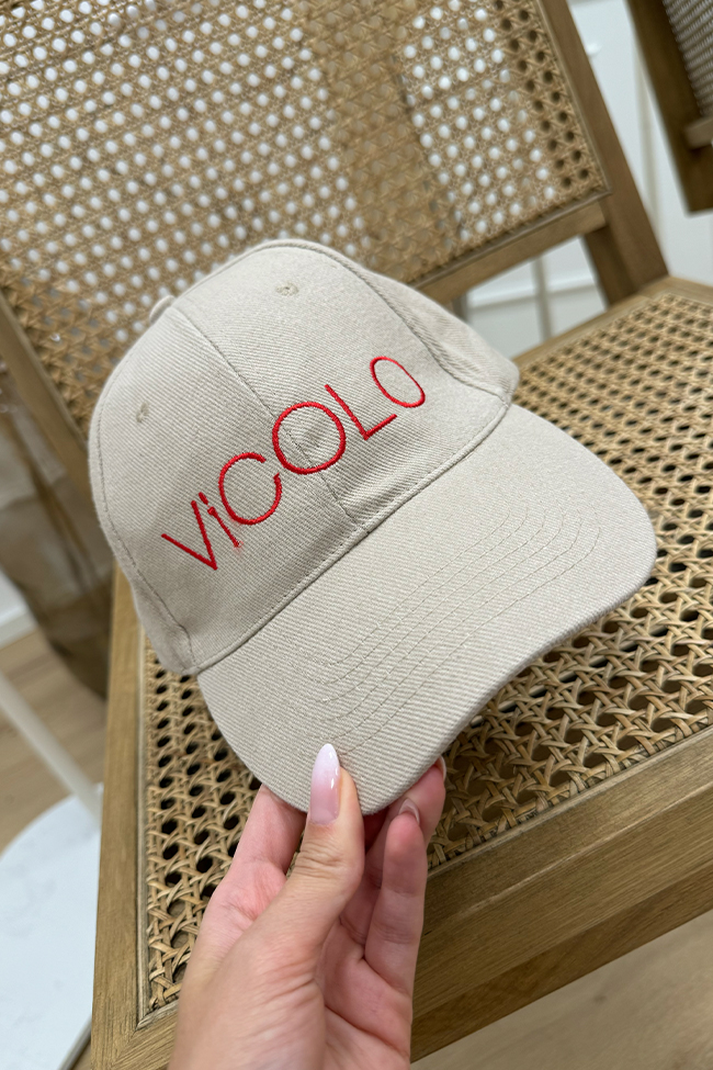 Vicolo - Cappello beige con ricamo logo rosso