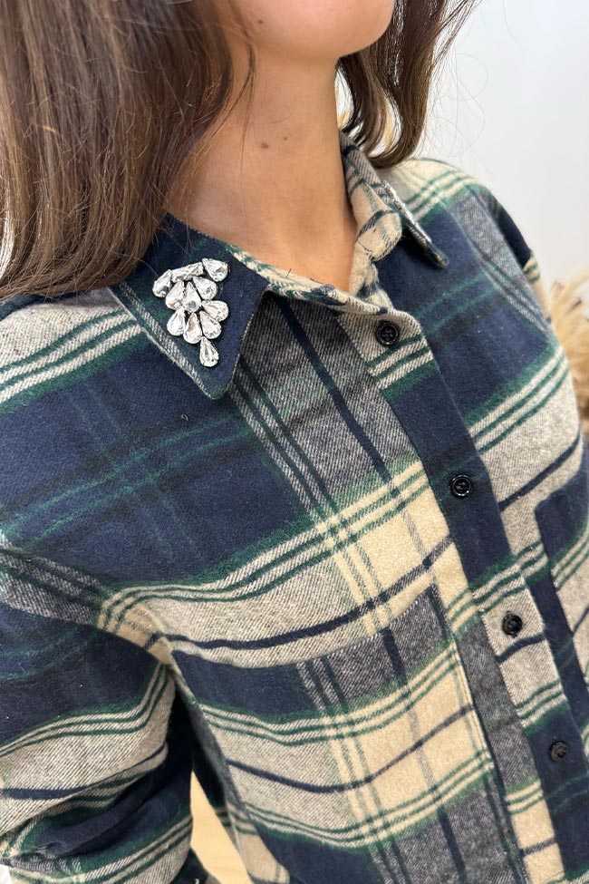 Vicolo - Camicia crop blu e verde con strass sul colletto