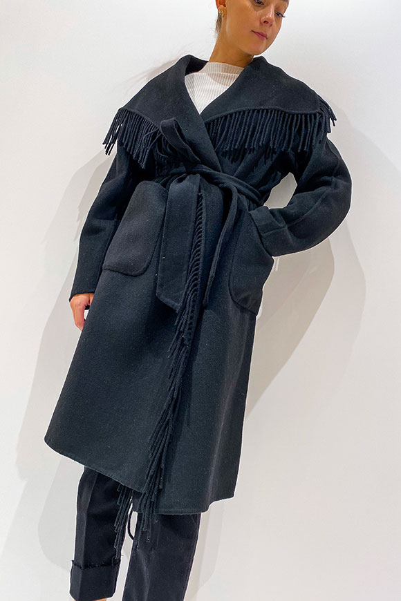 Vicolo - Long black coat with fringes and belt