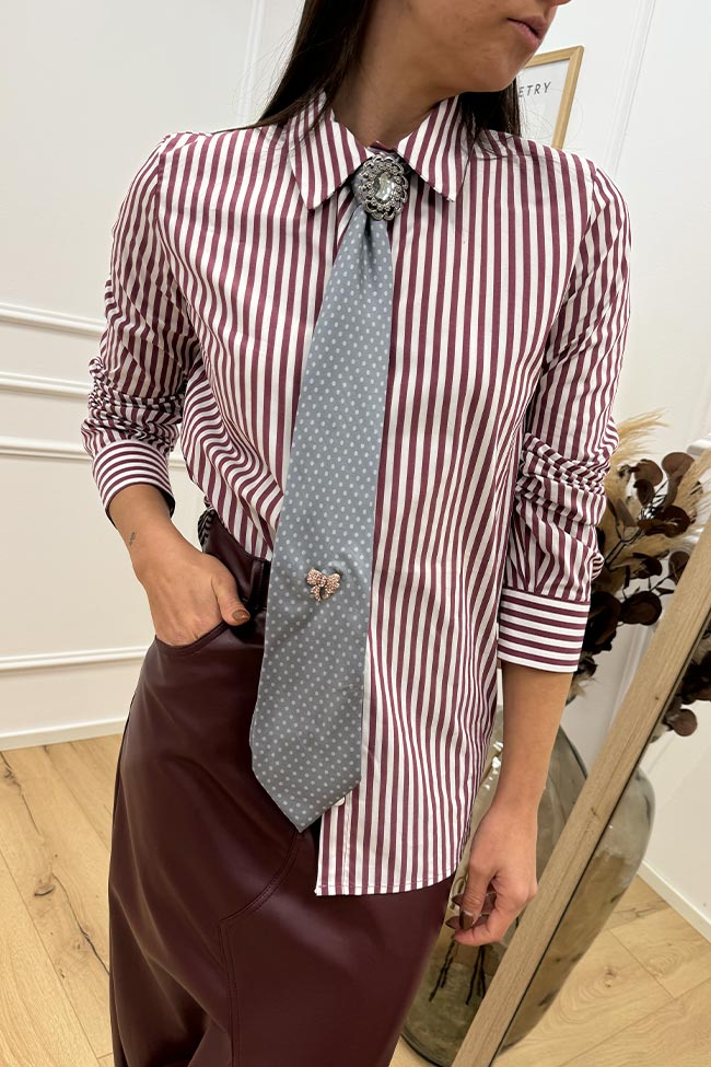 Tensione In - Camicia riga rossa cravatta 1M