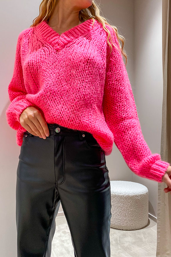 Vicolo - Fuchsia V-neck sweater in wool blend