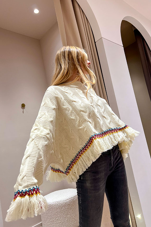 Vicolo - Over box butter sweater with fringes