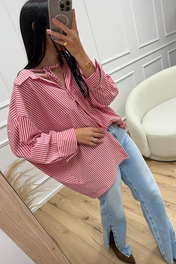 Vicolo - Camicia oversize rigata rossa fiocco sul collo