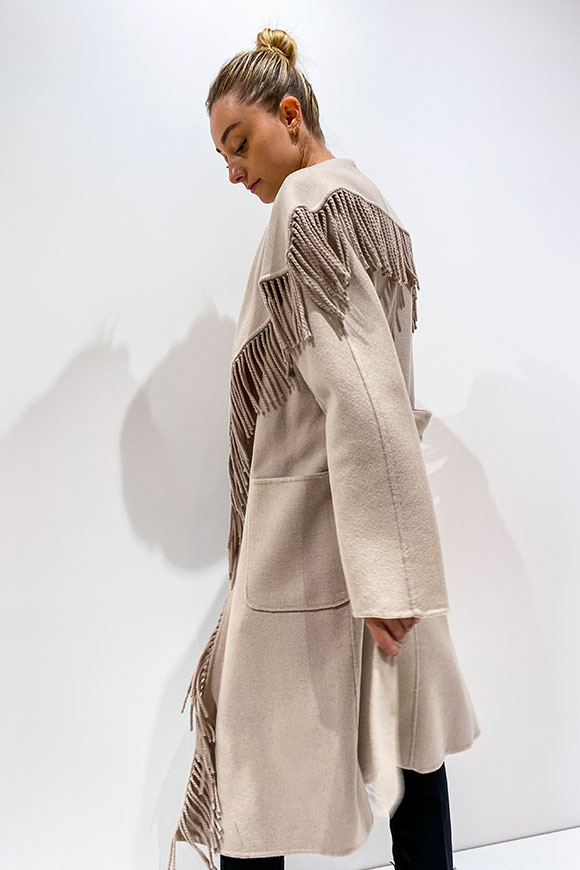 Vicolo - Long ecru coat with fringes and belt