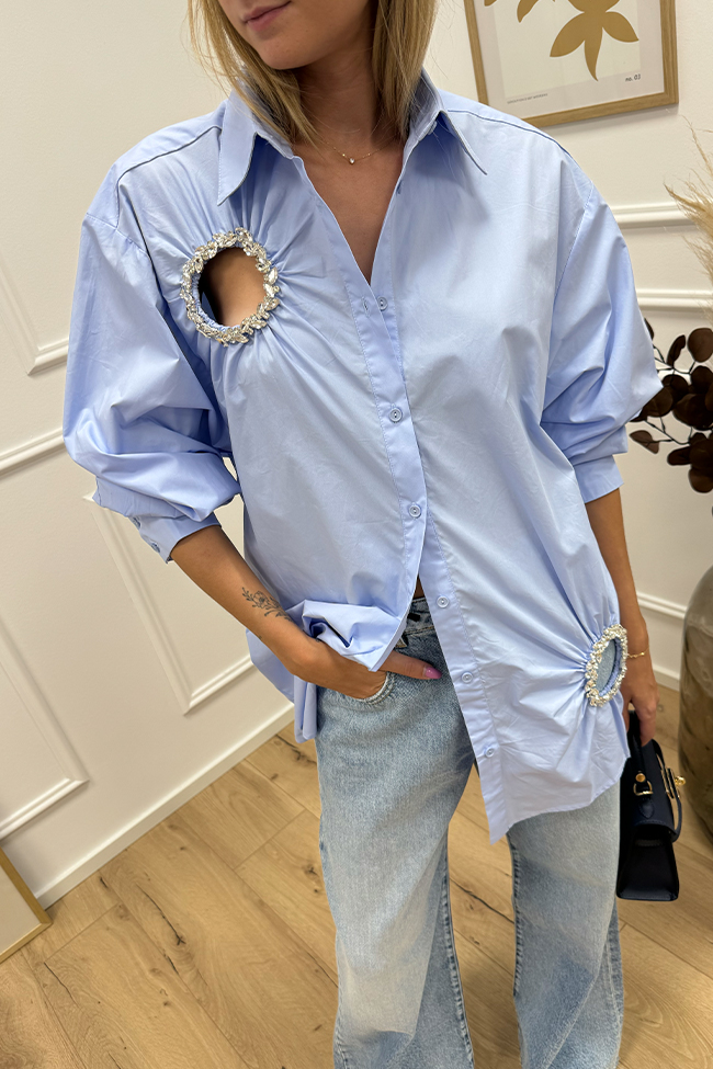 Glamorous - Camicia celeste con cut out gioiello