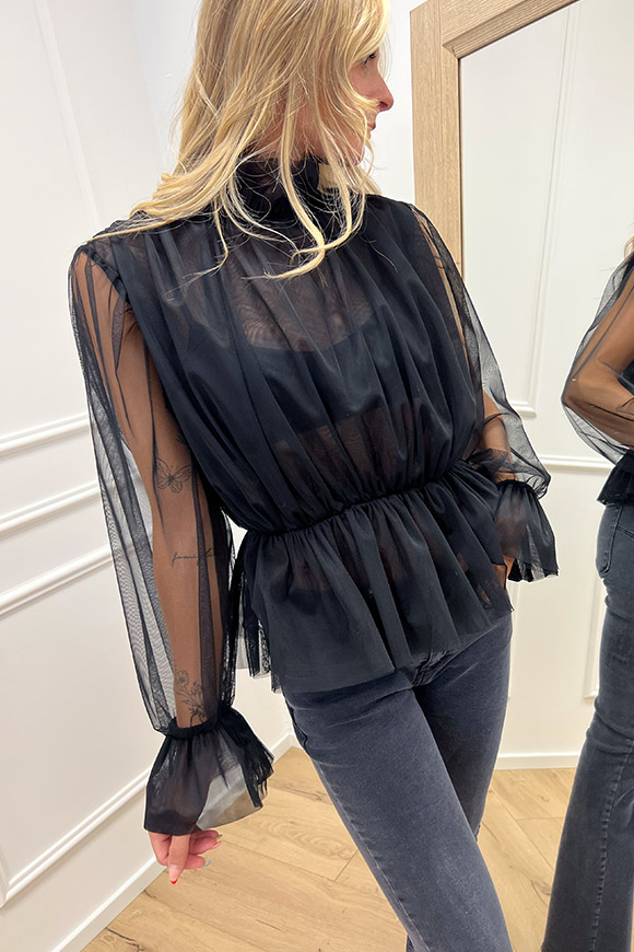 Vicolo - Blusa nera in organza con collo arricciato