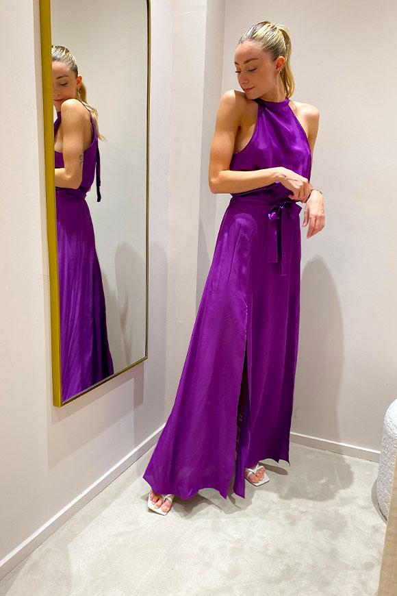Vicolo - Vestito lungo in raso viola con doppio spacco