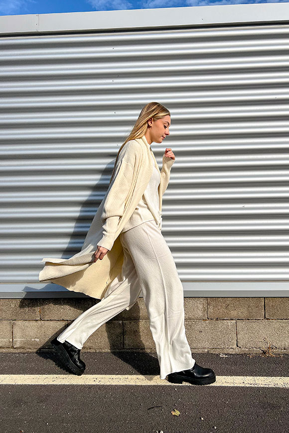 Vicolo - White palazzo trousers in stockinette stitch