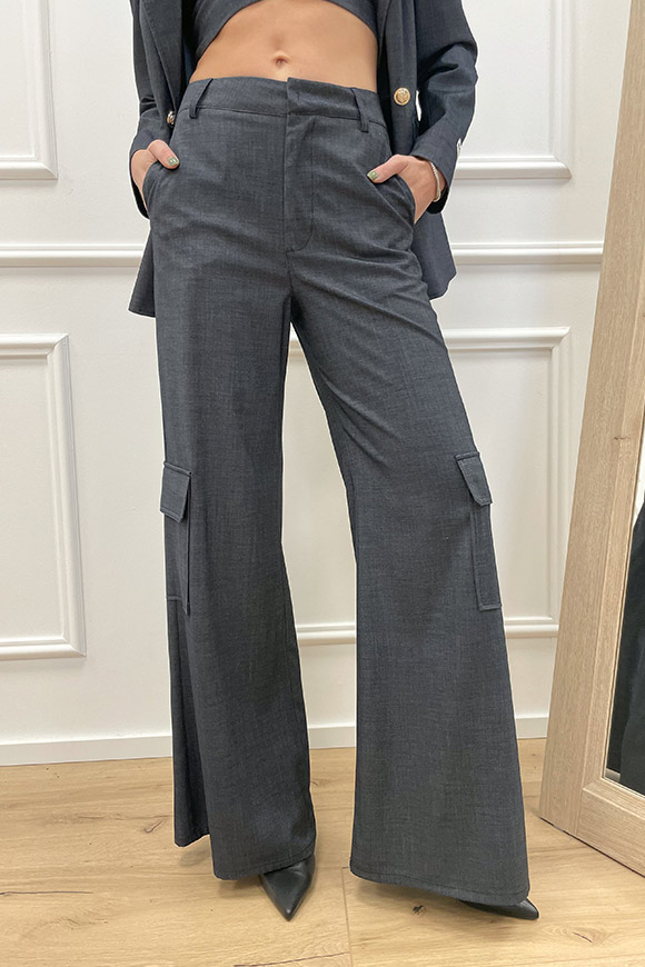 So Allure - Pantaloni in twill blu scuro con tasconi