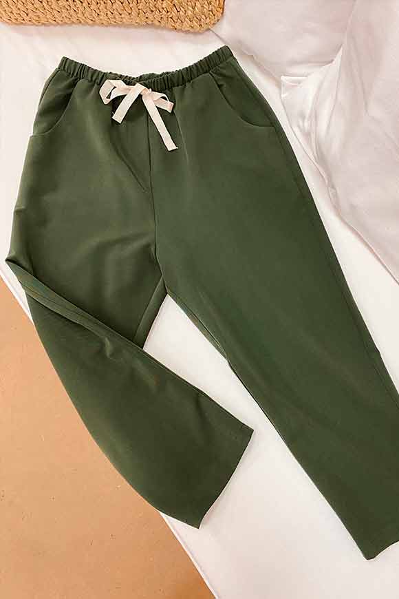 Vicolo - Pantaloni sigaretta con coulisse verdi militare