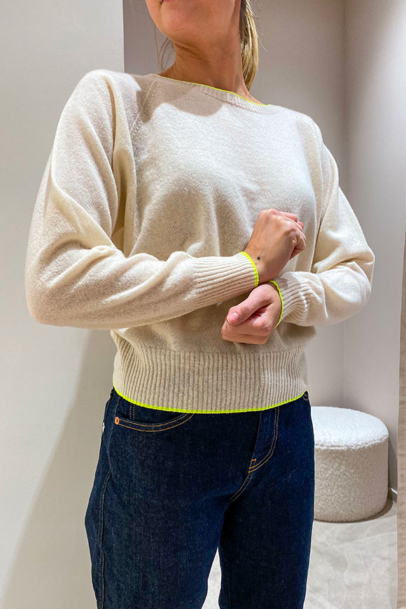 Vicolo - Butter crew neck sweater with yellow fluo details in cashmere