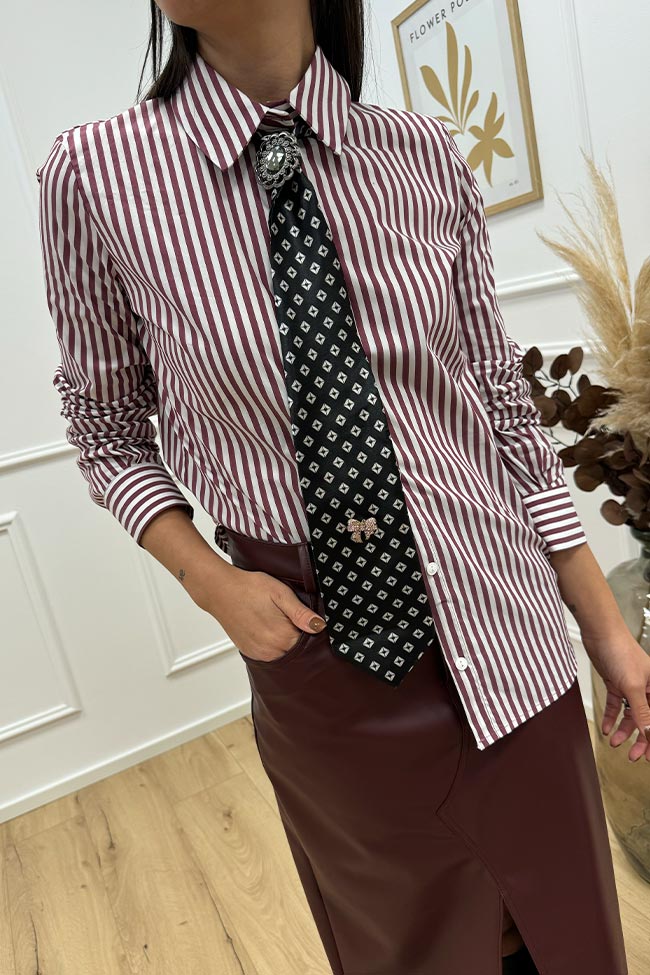 Tensione In - Camicia riga rossa cravatta 2S