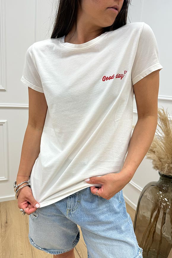 Vicolo - T shirt basic ricamo rosso "Good Day"