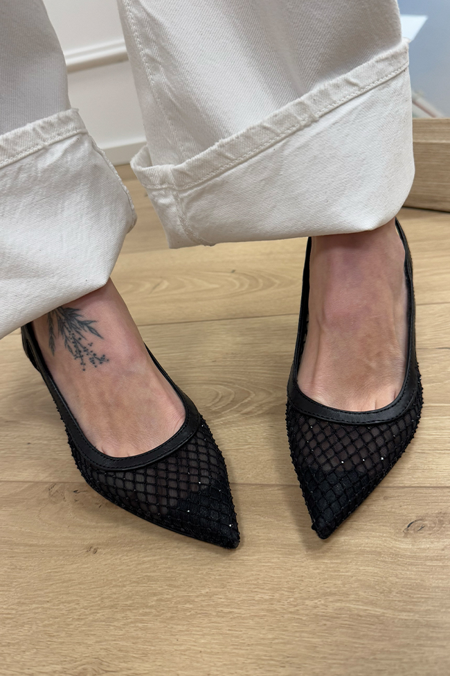 Ovyé - Décolleté slingback nere a rete con strass