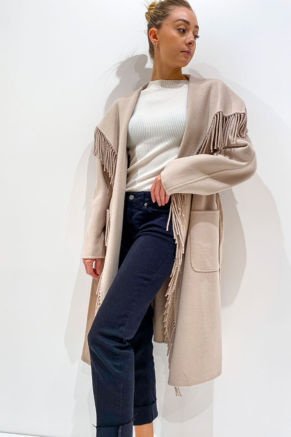 Vicolo - Long ecru coat with fringes and belt