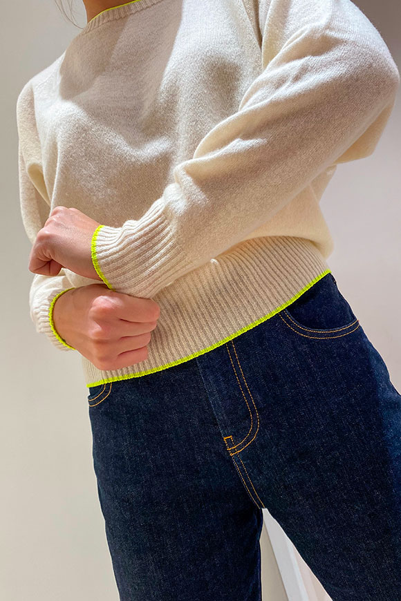 Vicolo - Butter crew neck sweater with yellow fluo details in cashmere