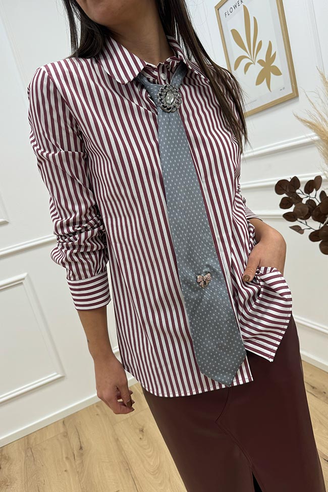 Tensione In - Camicia riga rossa cravatta 1M