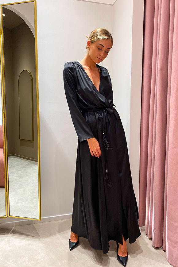 Vicolo - Long black satin dress with slit