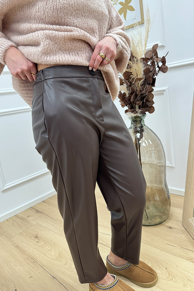 Vicolo - Pantaloni carrot fit moro in ecopelle