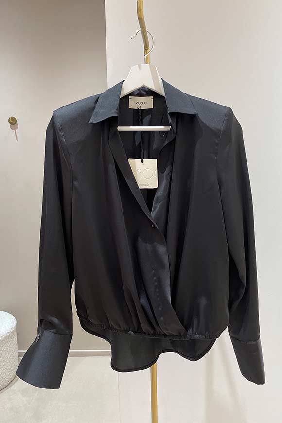 Vicolo - Black satin shirt with spring on the front