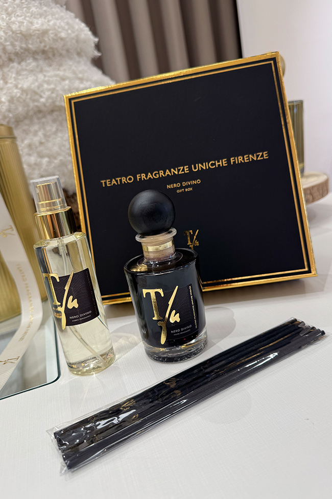 Teatro Fragranze Uniche - Confezione regalo Nero Divino 100ml + spray tessuti 100ml