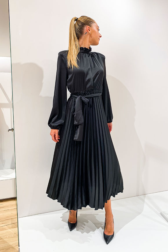 Vicolo - Black midi dress in satin with pleated skirt