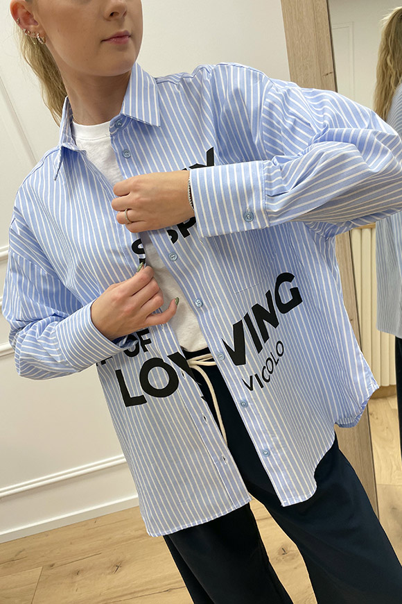 Vicolo - Camicia celeste gessata bianca "My special way of loving Vicolo"