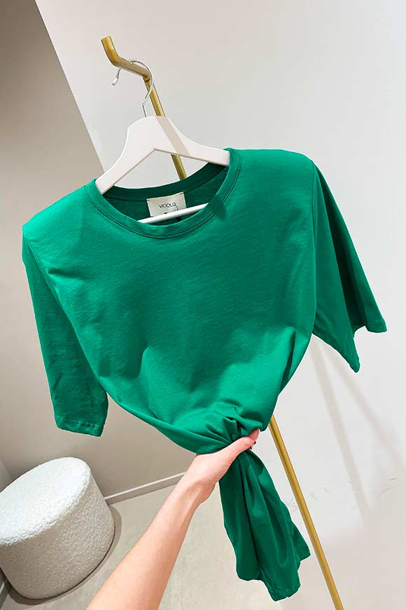 Vicolo - T shirt basic verde erba con spalline imbottite