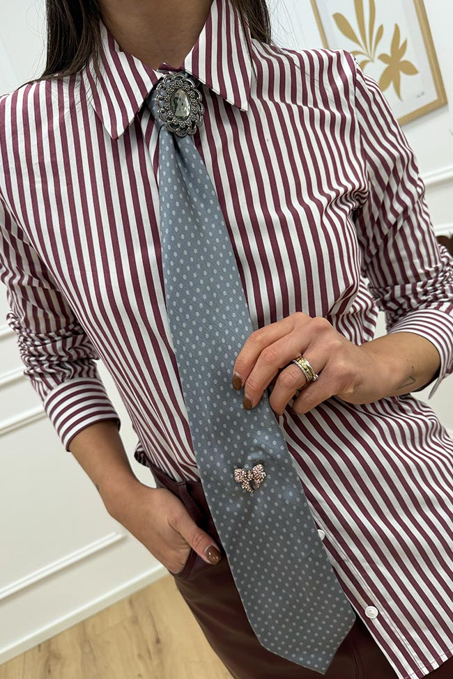 Tensione In - Camicia riga rossa cravatta 1M