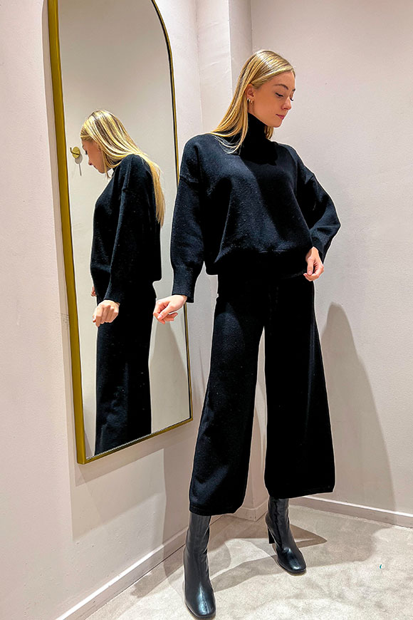 Vicolo - Black palazzo pants in viscose and angora