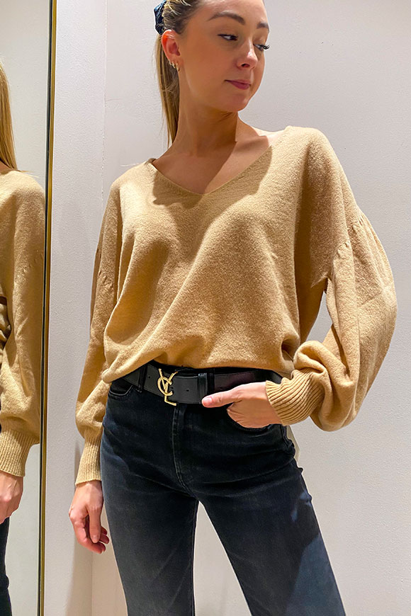 Vicolo - Camel V-neck sweater with wide sleeves in cashmere